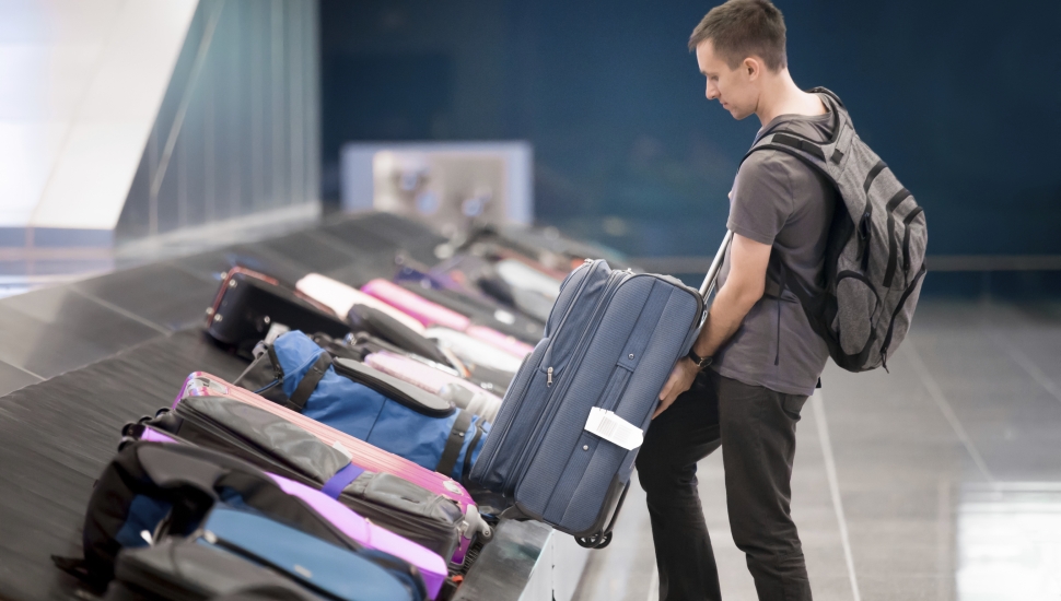 Why You Should Never Pack Valuables in Your Checked Luggage - Start Travel