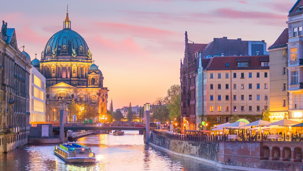 Berlin city boat tour